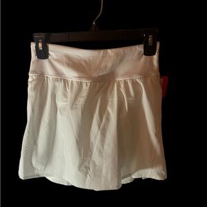 NWT spanx white get moving skort size small